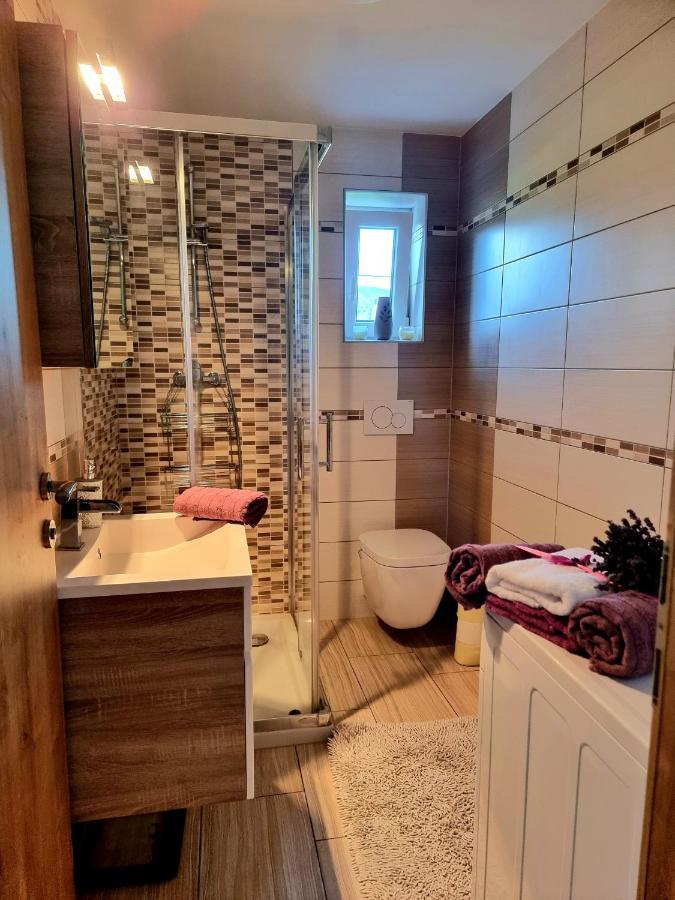 Gartnar Home -Hiska S Pridihom Domacnosti In Pogledom Na Hribe. Radovljica Exterior foto